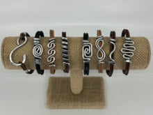 Load image into Gallery viewer, Square Twist Bracelet