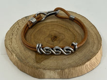 Load image into Gallery viewer, Eddy Twist Bracelet