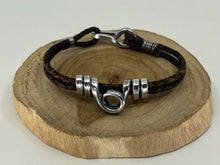 Load image into Gallery viewer, Loop Twist Bracelet