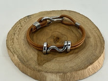 Load image into Gallery viewer, Ripple Twist Bracelet