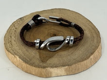Load image into Gallery viewer, Wave Twist Bracelet