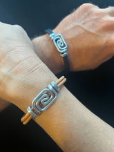 Load image into Gallery viewer, Square Twist Bracelet