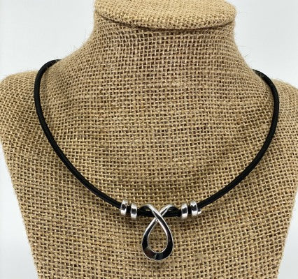 Teardrop Twist Necklace