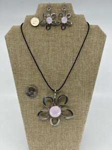 Flower in Petal Pink, Plum, Neo Lavender, Salmon Pink, Turquoise Blue, Jade Green, Mint Green