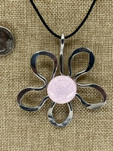 Load image into Gallery viewer, Flower in Petal Pink, Plum, Neo Lavender, Salmon Pink, Turquoise Blue, Jade Green, Mint Green
