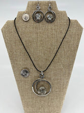 Load image into Gallery viewer, Open Curly Q in Granite, Dalmation , Seaglass and Gecko
