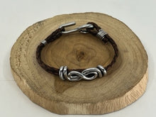 Load image into Gallery viewer, Continuum Twist Bracelet
